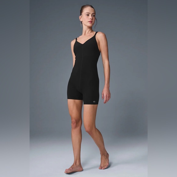 Alo Yoga Alosoft Suns Out Onesie - Picture 1 of 4